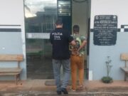 19:56 –
Polícia prende padrinho de facção e mira taxistas suspeitos de atuar no transporte de drogas