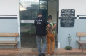 19:56 –
Polícia prende padrinho de facção e mira taxistas suspeitos de atuar no transporte de drogas