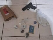 14:18 –
Três adolescentes são apreendidos e um adulto é preso por pichação em cidade de MT