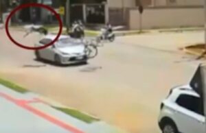 20:11 –
Ciclista de 17 anos é arremessado ao ar após ignorar 'pare' e ser atropelado em MT: veja vídeo