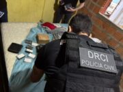 07:44 –
Polícia mira homem por gravar vídeos pornográficos de adolescente com paralisia cerebral