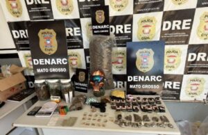 11:07 –
Polícia fecha fábrica de drogas em bairro universitário de Cuiabá e prende dois suspeitos