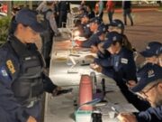 16:00 –
Blitz Lei Seca prende 17 motoristas bêbados e apreende 63 veículos em avenida