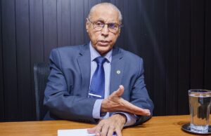 Julio cita morte de menor e pede plebiscito para prisão perpétua
