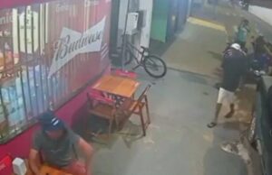 Homem manda outro “parar de usar droga” em bar e é esfaqueado