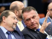 STF retoma julgamento que decide se Bolsonaro e mais 7 viram réus