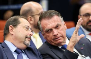 STF retoma julgamento que decide se Bolsonaro e mais 7 viram réus
