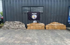Homem armado é preso com 303 tabletes de maconha em Cuiabá
