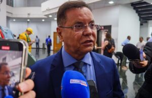Botelho aprova federação e projeta até oito deputados na AL; veja