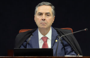 Barroso nega impedir Moraes, Zanin e Dino de julgar Bolsonaro