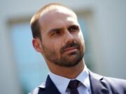 Motta oficializa licença de Eduardo Bolsonaro; suplente assume o cargo