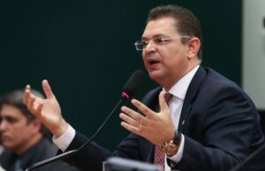 Líder do PL diz que vai pedir urgência para pautar anistia