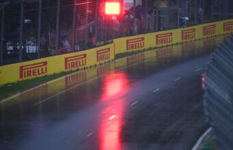 TEMPO REALNa Austrália, pilotos fazem 2ª volta de apresentação após acidente; SIGA