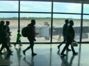 Voo com 135 brasileiros deportados dos EUA chega hoje a Fortaleza