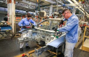 Carro novo, geladeira nova: alta da indأ؛stria e do consumo impulsionam PIB em 2024 | Economia