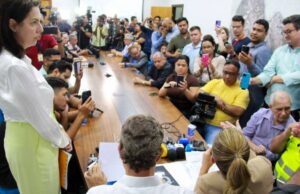 Flávia negocia dívidas, avança com DAE e implanta serviços inéditos