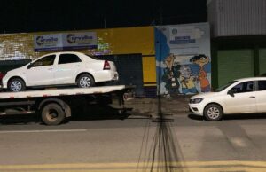 Ação integrada remove veículos irregulares durante fiscalização em Cuiabá