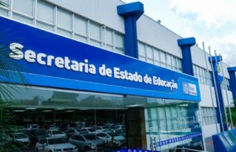 09:30 –
Governo publica edital para concurso com 1.500 vagas da Seduc e salários chegam até R$ 17 mil