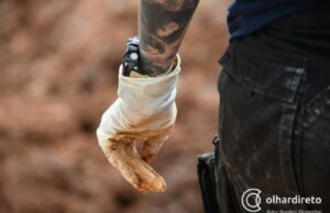 11:05 –
Ossada humana é encontrada em matagal às margens da BR-163 em Várzea Grande