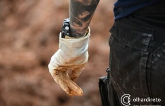 11:05 –
Ossada humana é encontrada em matagal às margens da BR-163 em Várzea Grande