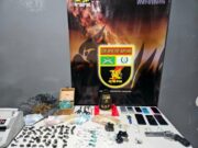 12:01 –
Polícia Militar prende irmãos traficantes com drogas, arma de fogo e dinheiro vivo