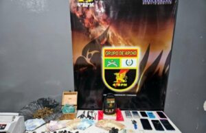 12:01 –
Polícia Militar prende irmãos traficantes com drogas, arma de fogo e dinheiro vivo