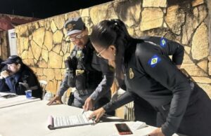 11:11 –
Mais de 30 pessoas são presas durante blitzes da Lei Seca e forças de segurança abordam 461 veículos