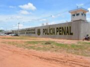 09:20 –
Policial penal atira em celular e 3 detentos ficam feridos durante tentativa de motim em penitenciária