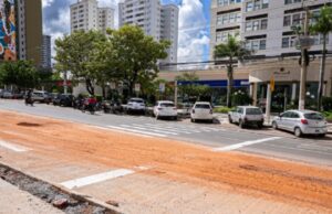 18:40 –
Semob desativa semáforo e faixa de pedestre é alterada na Avenida do CPA