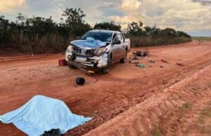 08:35 –
Homem morre arremessado de moto após invadir pista na MT-473 e bater em caminhonete
