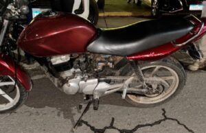 10:50 –
Moto com mais de R$ 55 mil em débitos de multas é apreendida em blitz da Lei Seca
