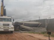 07:35 –
Trabalhador morre prensado por chapas de concreto de seis metros durante expediente em obra na capital