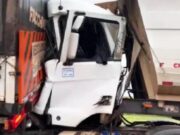 15:13 –
Duas pessoas ficam feridas durante engavetamento entre três veiculos de carga na BR-163