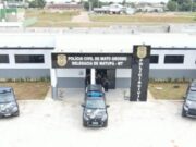 14:40 –
Foragido da Justiça tenta "enrolar" policiais, mas acaba descoberto e preso