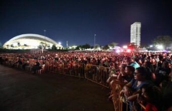 15:08 –
Mais de 80 mil pessoas assistem ao Auto da Paixão de Cristo e primeira-dama de MT agradece o público