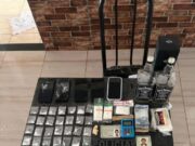 16:45 –
Casal é preso com carga de ecstasy, cocaína e crack que seriam vendidas