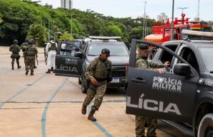15:45 –
Mulher e criança de 1 ano são mantidas reféns durante sequestro em Cuiabá