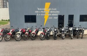 10:48 –
Polícia apreende 12 motos e acaba com rolezinho de motoqueiros em Cuiabá