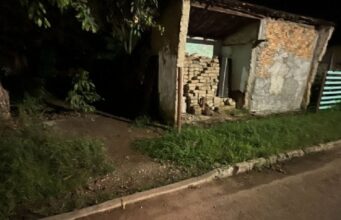 07:15 –
Homem é assassinado com vários tiros disparados por dupla em motocicleta