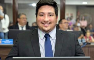Vereador de VG é preso após fazer gesto obsceno contra PMs