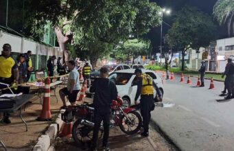 Polícia “fecha” avenidas e prende 11 motoristas em Cuiabá
