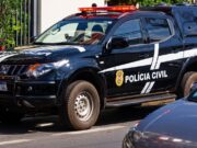 Dupla armada rende motorista e rouba Jeep Compass em Cuiabá