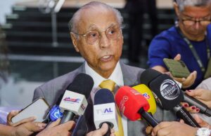 Júlio critica “debate precoce” e diz que União decide em março