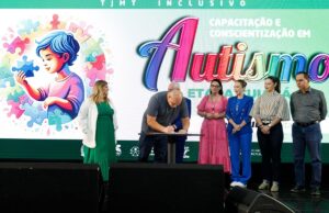 Prefeito visita local onde construirá 1° Centro de Referência do Autismo