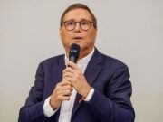 Carvalho critica modelo de emendas e defende fim da reeleição