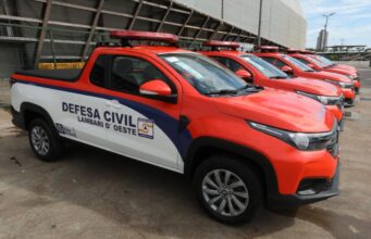 Governo entrega 60 viaturas e 7 caminhões-pipa para municípios do Estado