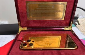 PF apreende Iphone banhado a ouro 24 quilates na casa de alvo