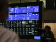 Apأ³s reaأ§أ£o da China a Trump, Bolsas globais tأھm forte queda; no Brasil, dأ³lar vai a R$ 5,75