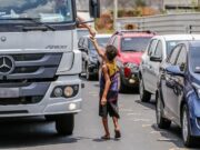 Câmara aprova lei que proíbe crianças em semáforos de Cuiabá