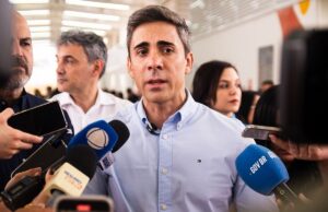Governo assina edital para 1.500 vagas de professor na Seduc